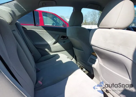 2011 Toyota Camry z USA, uszkodzony, nr VIN 4T1BF3EKXBU651517